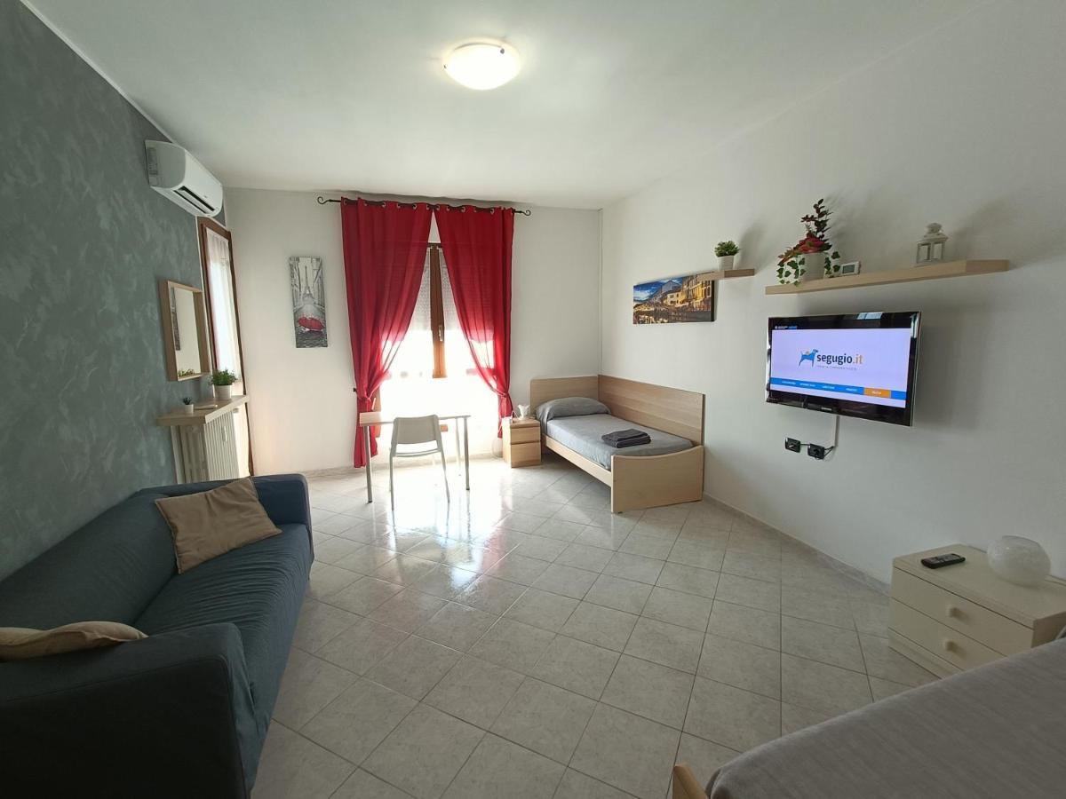 Sofia Sweet Home Corsico Bagian luar foto